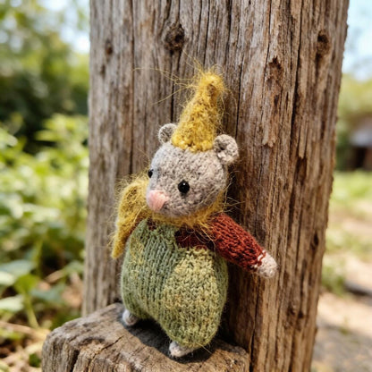 Artisan knit party rodent sculpted pieces, tabletop ornamental accents, birthday mementos, juvenile keepsakes, Yuletide desk trims