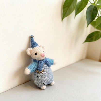 Artisan knit rodent sculpted pieces, birthday mementos, imaginative juvenile tokens, buddy fiber statues, Yuletide room adornments