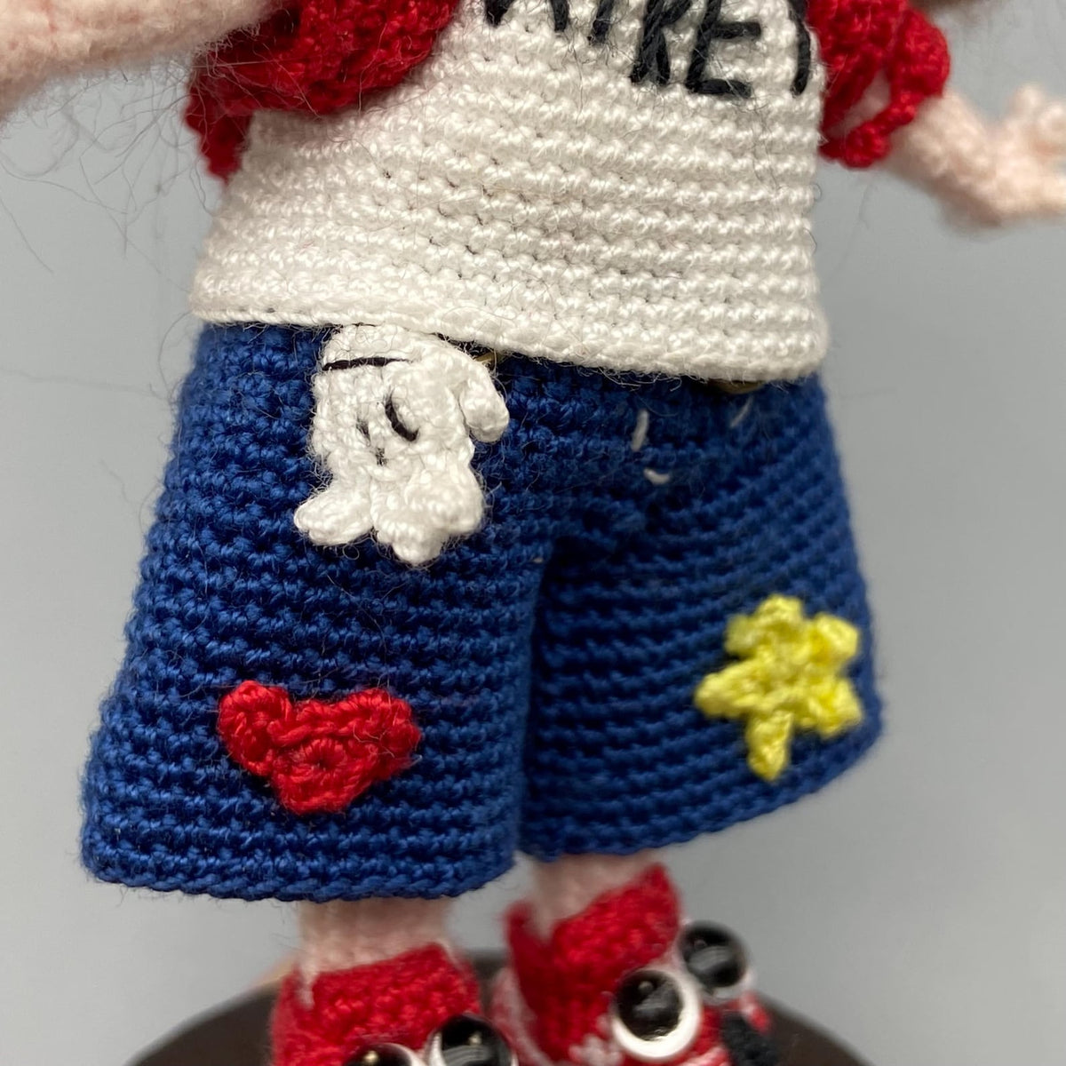 Hand Crochet Mickey Inspired Girl Sculpture Wool Thread Crochet Plaything Celebration Embellishment Desktop Trinkets Christmas Holiday Goods