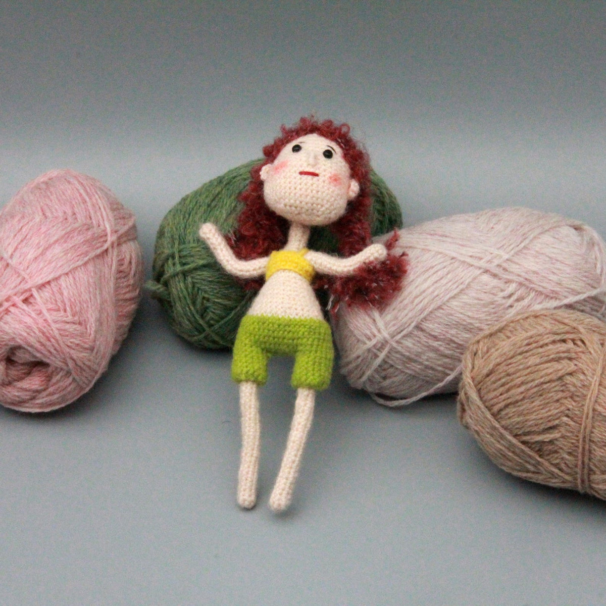 Hand Knit Girl Figurines Desktop Embellishments Sweetheart Tokens Gathering Mementos Maternal Holiday Surprises Christmas Festive Trinkets
