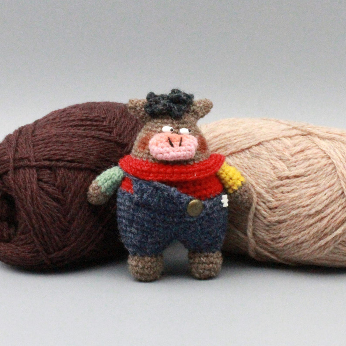 Hand Knit Pig Figurines Interior Home Accents Backpack Charms Presents For Crochet Lovers Collectible Keepsakes Christmas Holiday Trinkets