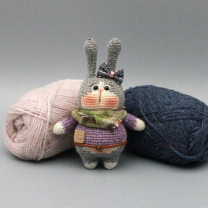 Hand-knitted rabbit dolls, children's birthday gifts, party-themed decorations, collectible dolls, Father's Day.