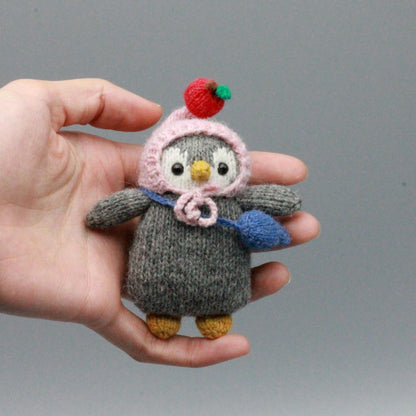 Artisan penguin figurines, purse‑attached hang‑ons, tabletop showcase pieces, birthday milestone memento, Yuletide household adornment