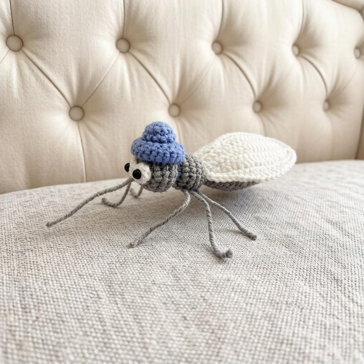 Handcrafted Woven Insect Figurines Artistic Interior Embellishments Backpack Charms Vintage Curios Christmas Holiday Trinkets