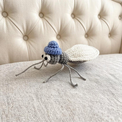 Handcrafted Woven Insect Figurines Artistic Interior Embellishments Backpack Charms Vintage Curios Christmas Holiday Trinkets