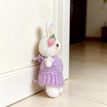 Hand Woven Strawberry Rabbit Figurine Wool Yarn Comfort Plaything Household Embellishment Nuptial Gathering Christmas Holiday Trinkets