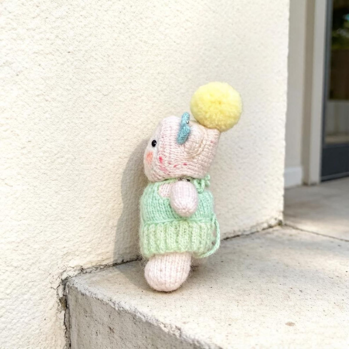Handcrafted Knit Wool Bear Statue Handbag Accessory Artistic Ornament Baby Presents Bridal Celebration Christmas Holiday Goods