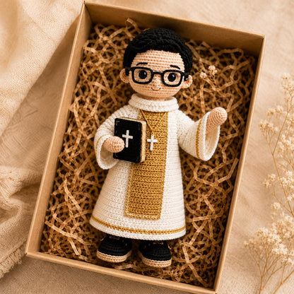 Catholic Pope Crochet Doll, Handmade Pope Figurine, Religious Gift, Catholic Home Decor, Priest Gift, Prayer Room Decor