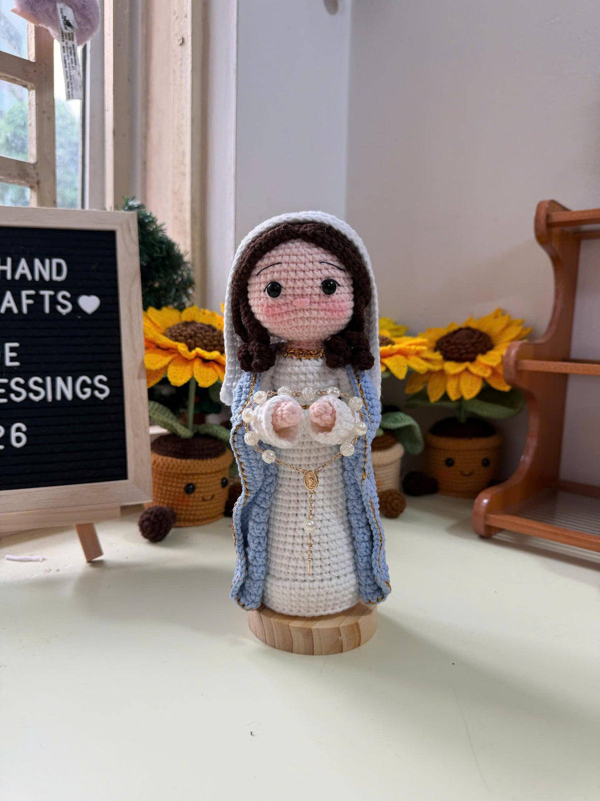 Virgin Mary Crochet Doll, Handmade Catholic Altar Decor, Queen of Heaven Rosary Gift for Mom, Religious Prayer Figure