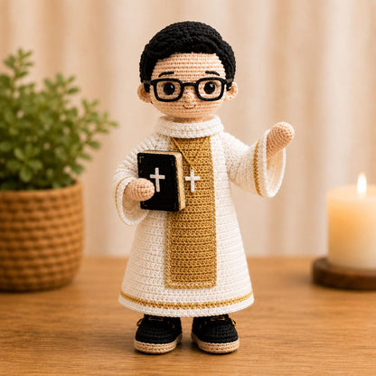 Catholic Pope Crochet Doll, Handmade Pope Figurine, Religious Gift, Catholic Home Decor, Priest Gift, Prayer Room Decor