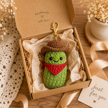 Custom Lucky Cowboy Pickle Crochet Keychain, Emotional Support Pickle Car Charm, Funny Western Bag Accessory, Personalized Amigurumi Gift