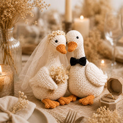Custom Duck Wedding Cake Topper, Crochet Bride and Groom Geese Plush, Cute Animal Wedding Decor, Unique Anniversary Gift, Farmhouse Wedding