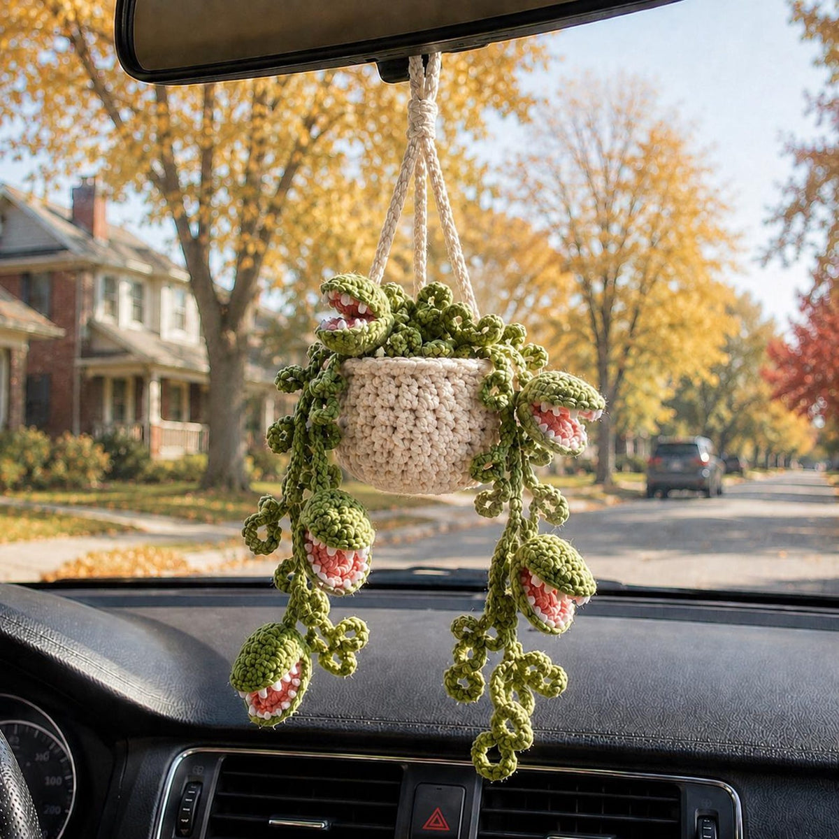 Halloween Crochet Venus Flytrap Car Hanging, Carnivorous Plant Car Charm, Spooky Cute Car Decor, Handmade Car Accessory, Plant Lover Gift