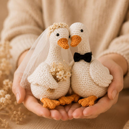 Custom Duck Wedding Cake Topper, Crochet Bride and Groom Geese Plush, Cute Animal Wedding Decor, Unique Anniversary Gift, Farmhouse Wedding