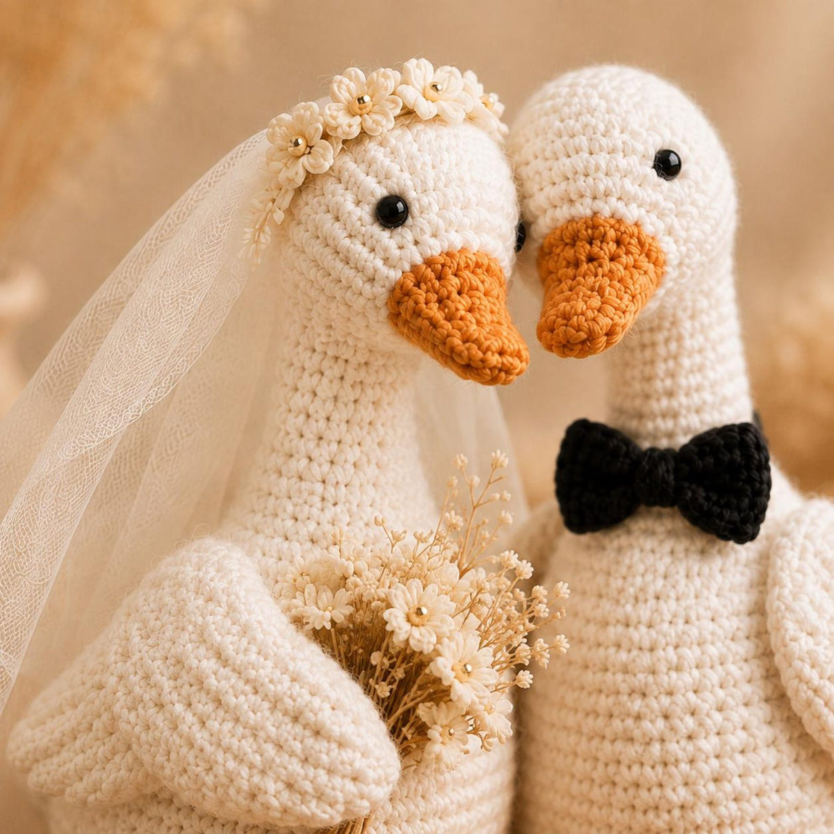 Custom Duck Wedding Cake Topper, Crochet Bride and Groom Geese Plush, Cute Animal Wedding Decor, Unique Anniversary Gift, Farmhouse Wedding