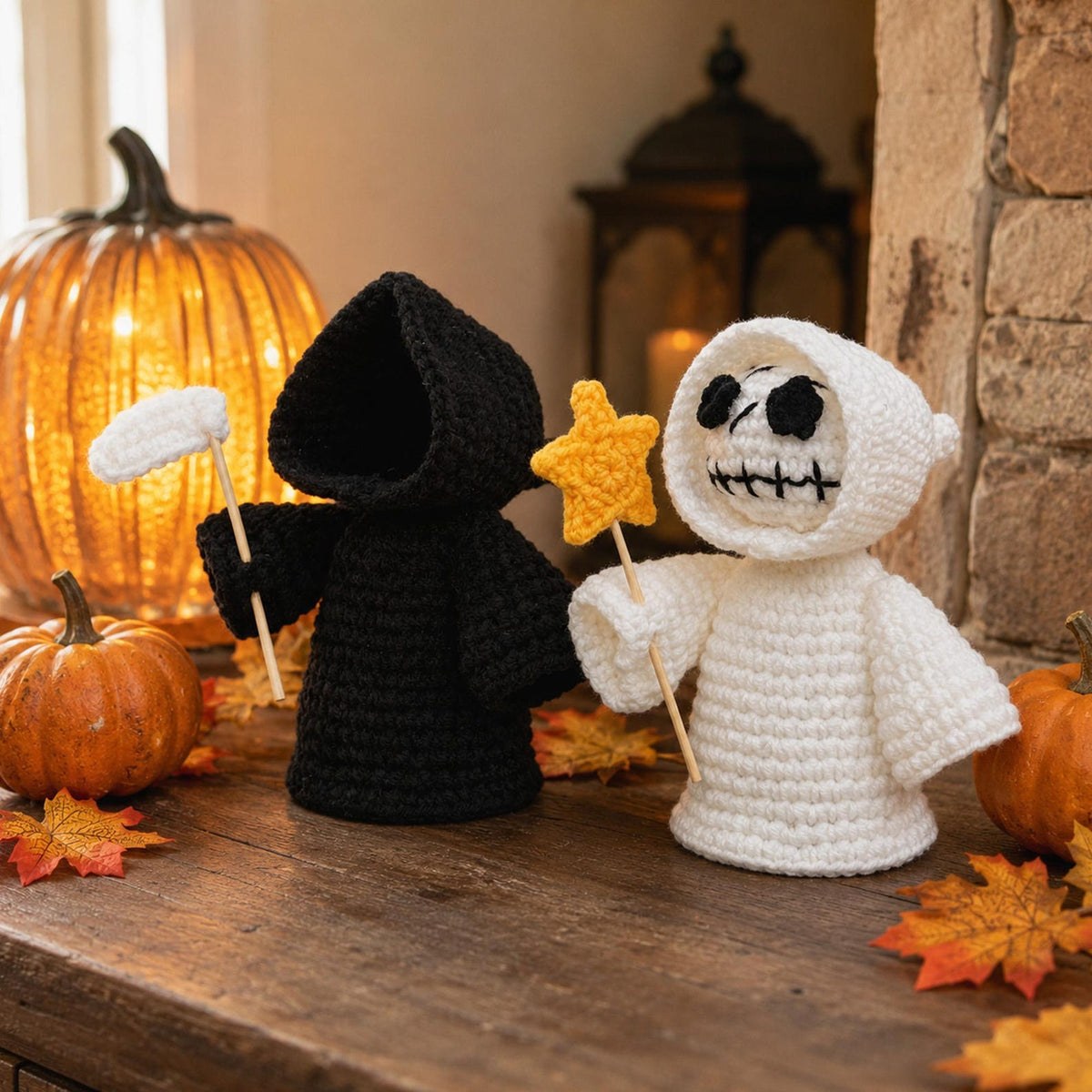 Handmade Crochet Halloween Doll, Cute Ghost Decor, Fall Tabletop Decoration, Spooky Desk Accent, Unique Halloween Gift for Ghost Lovers