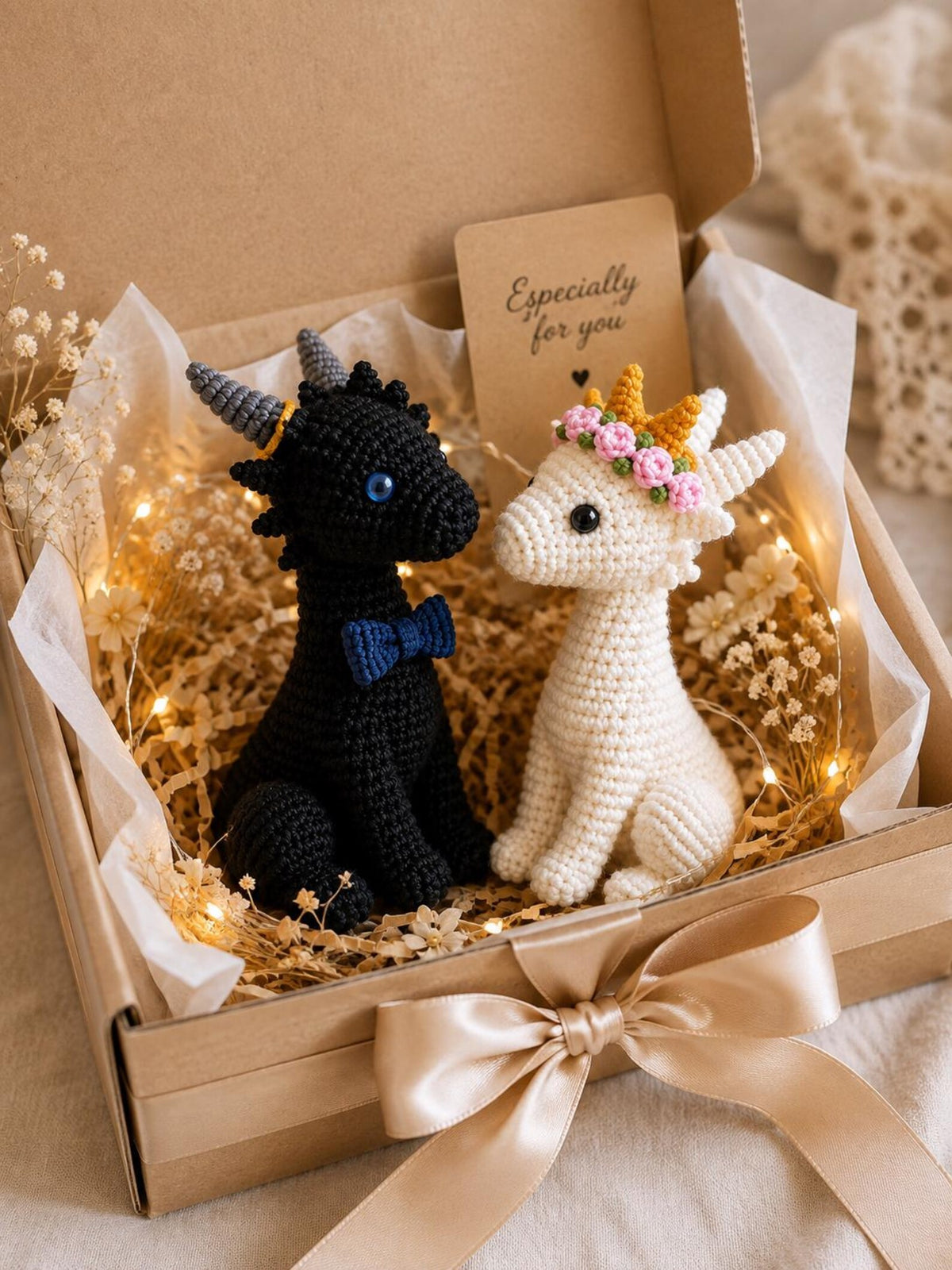 Crochet Bride and Groom Dragons,Custom Dragon Wedding Cake Topper, Cute Dragon Couple Wedding Decor, Unique Anniversary Gift,Fantasy Wedding