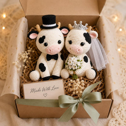 Crochet Cow Wedding Cake Topper, Bride and Groom Cow Couple, Handmade Amigurumi Wedding Decor, Rustic Wedding Gift for Cow Lovers