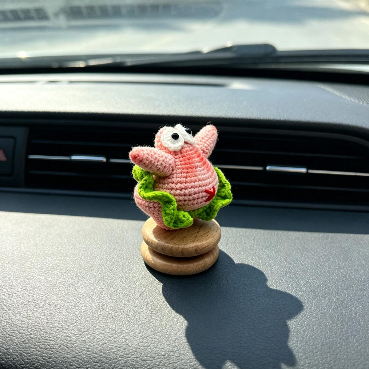 Handmade Crochet Car Dashboard Figurine Knitted Tabletop Ornament Unique Handcrafted Trinket for vehicle interior home display moments