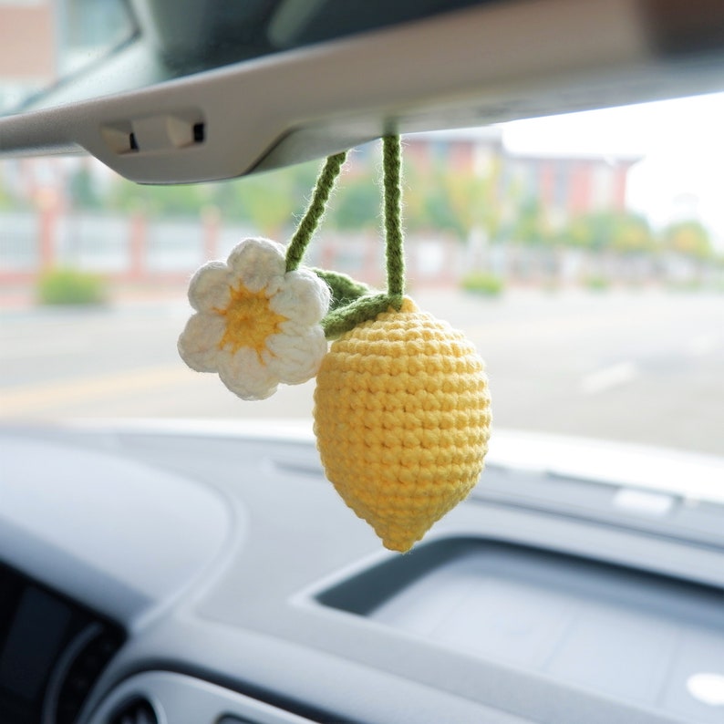 Crochet Lemon and Daisy Car Mirror Charm, Rear View Hanging Ornament, Yellow Fruit Car Interior Decor