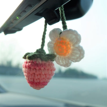 Crochet Strawberry & Daisy Car Charm: Kawaii Rear View Mirror Decor