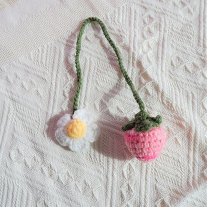 Crochet Strawberry & Daisy Car Charm: Kawaii Rear View Mirror Decor