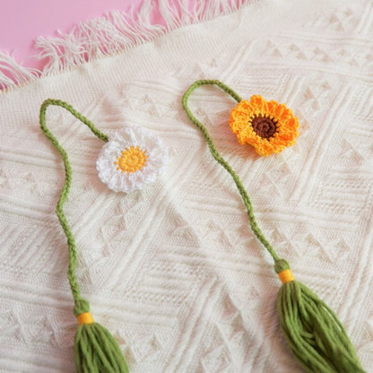 2Pcs Crochet Sunflower Daisy Car Charm: Boho Rear View Mirror Accessory