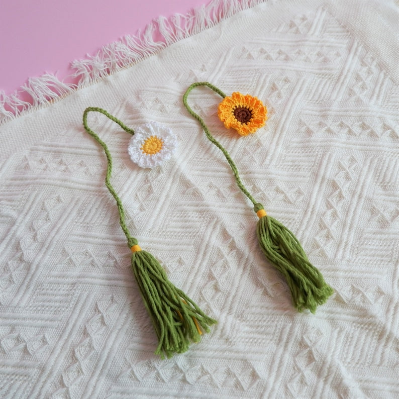 2Pcs Crochet Sunflower Daisy Car Charm: Boho Rear View Mirror Accessory