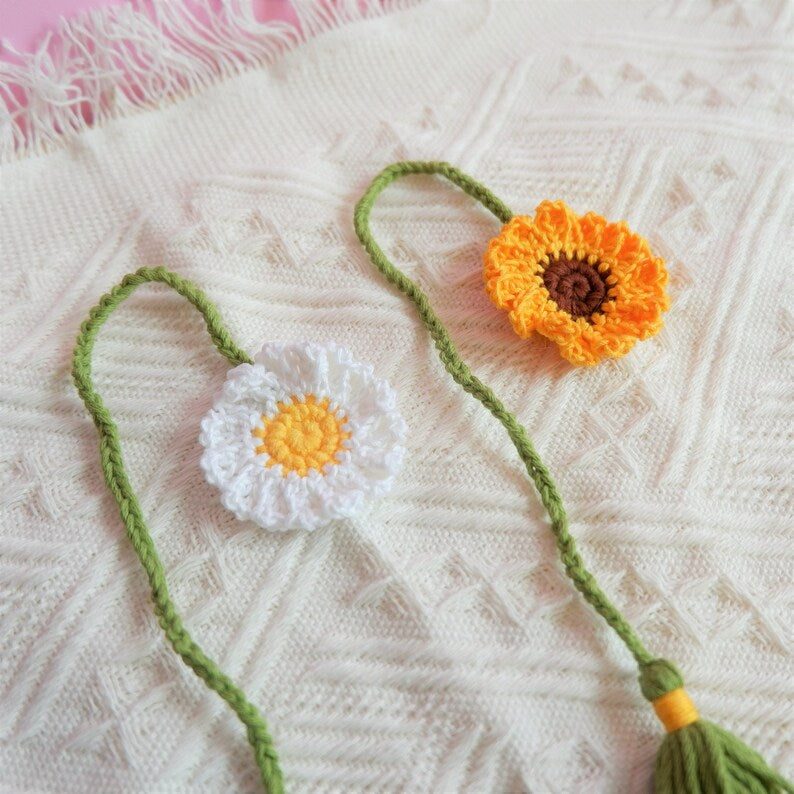 2Pcs Crochet Sunflower Daisy Car Charm: Boho Rear View Mirror Accessory