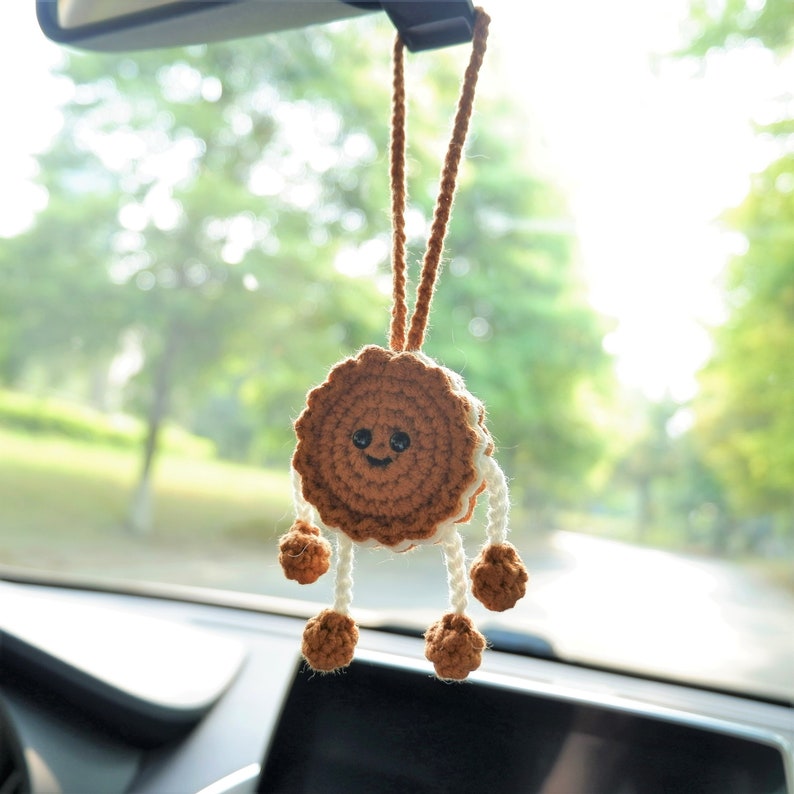 Crochet Cookie Doll Car Mirror Charm, Kawaii Smiley Cookie Rear View Mirror Hanging Accessories, Anime Car Interior Accessory for Women/Teen
