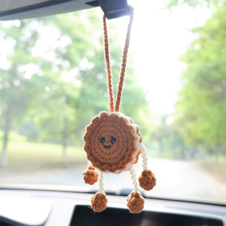 Crochet Cookie Doll Car Mirror Charm, Kawaii Smiley Cookie Rear View Mirror Hanging Accessories, Anime Car Interior Accessory for Women/Teen