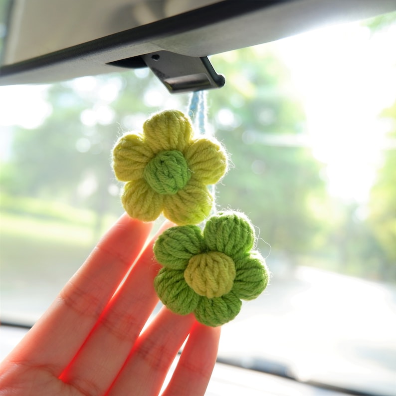 Crochet Flower Car Mirror Hanging Accessories, Rainbow Daisy Car Rear View Mirror Accessory, Cute Car Interior Accessory for Women