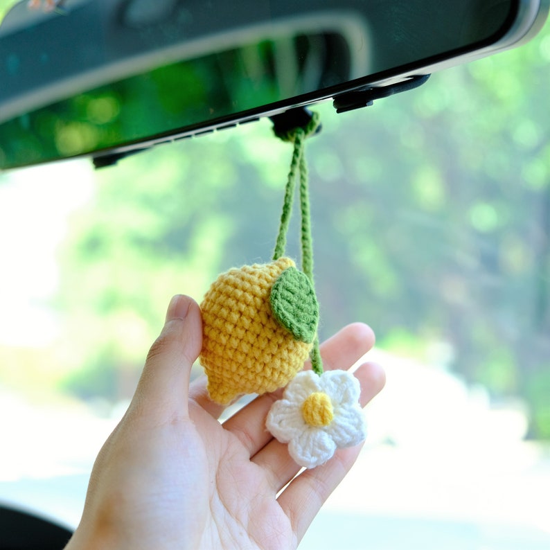 Crochet Lemon and Daisy Car Mirror Charm, Rear View Hanging Ornament, Yellow Fruit Car Interior Decor