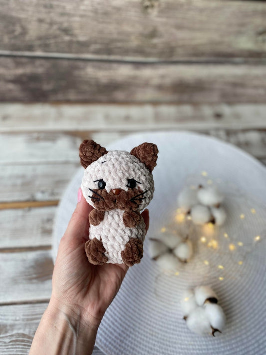 Crochet Siamese Cat Decor, Handmade Cat Ornament, Cute Kitty Collectible, Cat Lover Gift, Shelf Decor, Small Cat Decoration