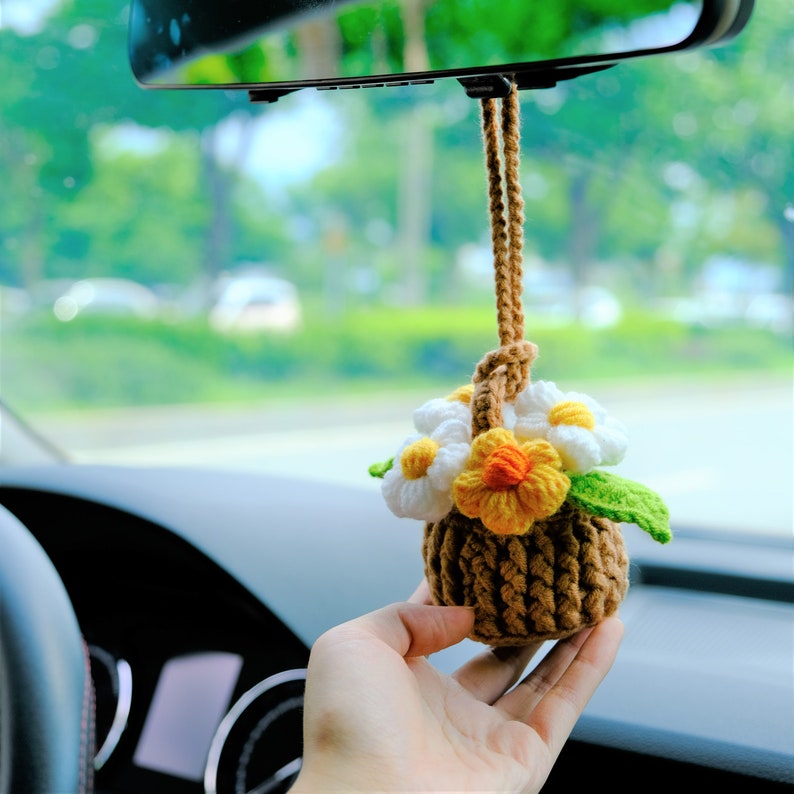 Crochet Fluffy Flowers Car Mirror Hanging Accessories, Mini Daisy Flower Basket Car Rear View Mirror Accessory, Cute Interior Car Accessory