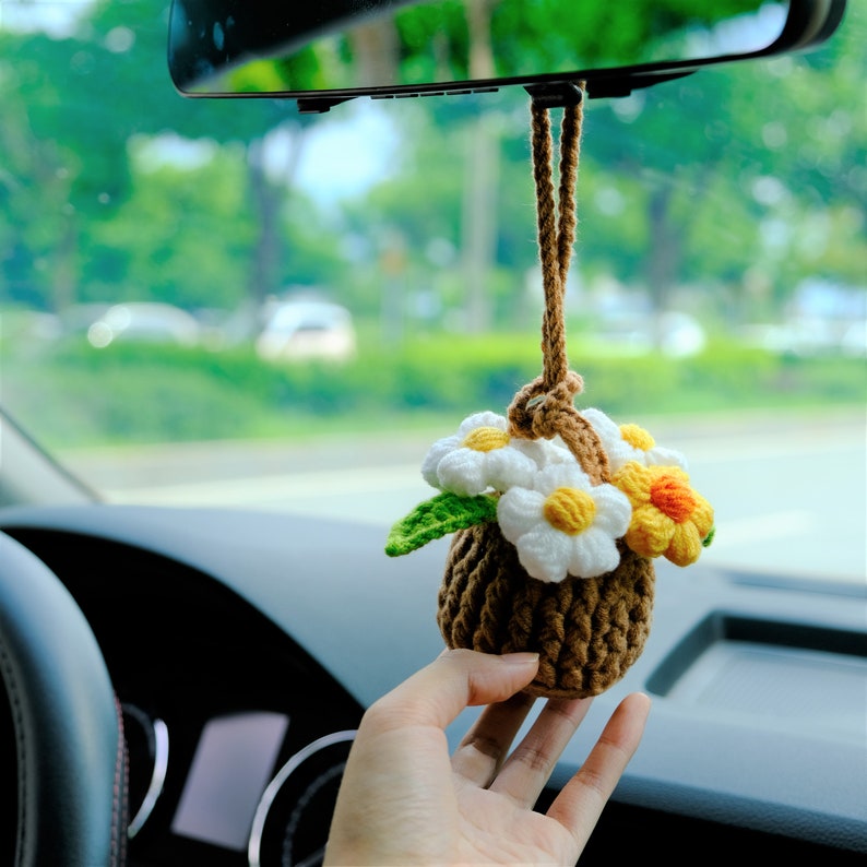 Crochet Fluffy Flowers Car Mirror Hanging Accessories, Mini Daisy Flower Basket Car Rear View Mirror Accessory, Cute Interior Car Accessory