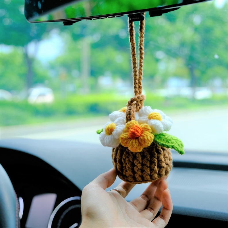 Crochet Fluffy Flowers Car Mirror Hanging Accessories, Mini Daisy Flower Basket Car Rear View Mirror Accessory, Cute Interior Car Accessory