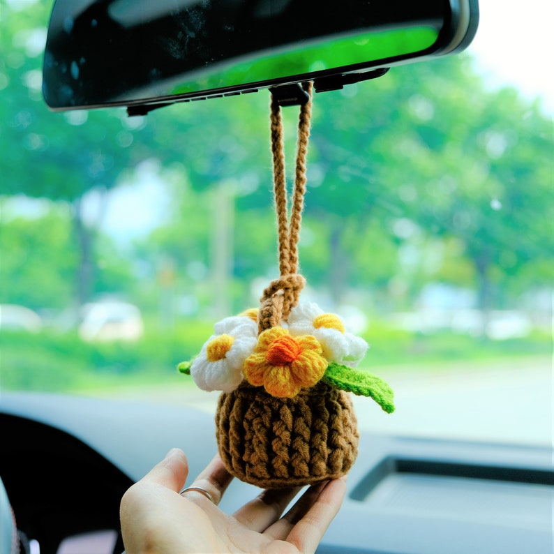 Crochet Fluffy Flowers Car Mirror Hanging Accessories, Mini Daisy Flower Basket Car Rear View Mirror Accessory, Cute Interior Car Accessory