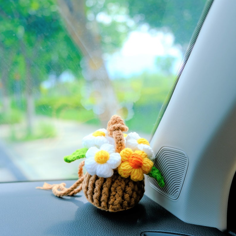 Crochet Fluffy Flowers Car Mirror Hanging Accessories, Mini Daisy Flower Basket Car Rear View Mirror Accessory, Cute Interior Car Accessory