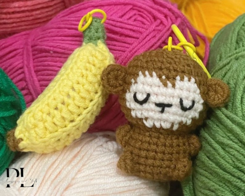 Crochet Monkey With Banana Keychain, Amigurumi Monkey, Crochet Baby Monkey Plush Toy Keychain, Monkey Stuffed Animal, Monkey Cute Gifts