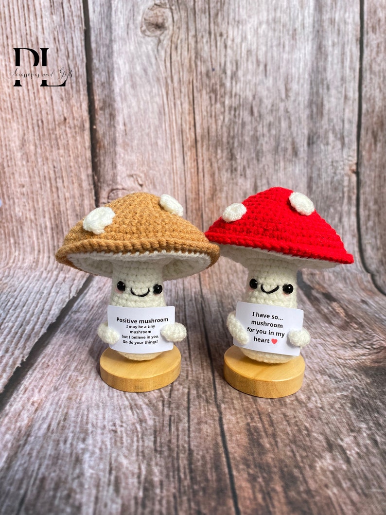 Funny Positive Mushroom, Knitted Mushroom Toy with Positive Card, Cute Wool Inspirational Mushroom Crochet Vegetable Doll Cheer Up Gifts