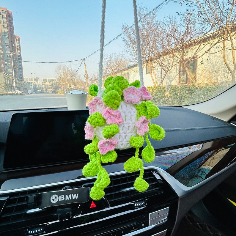 Cute Car Mirror Hanging bracketplant chlorophytum comosum with pink flower Interior Rear View Mirror Flower Car Accessories Crochet gift