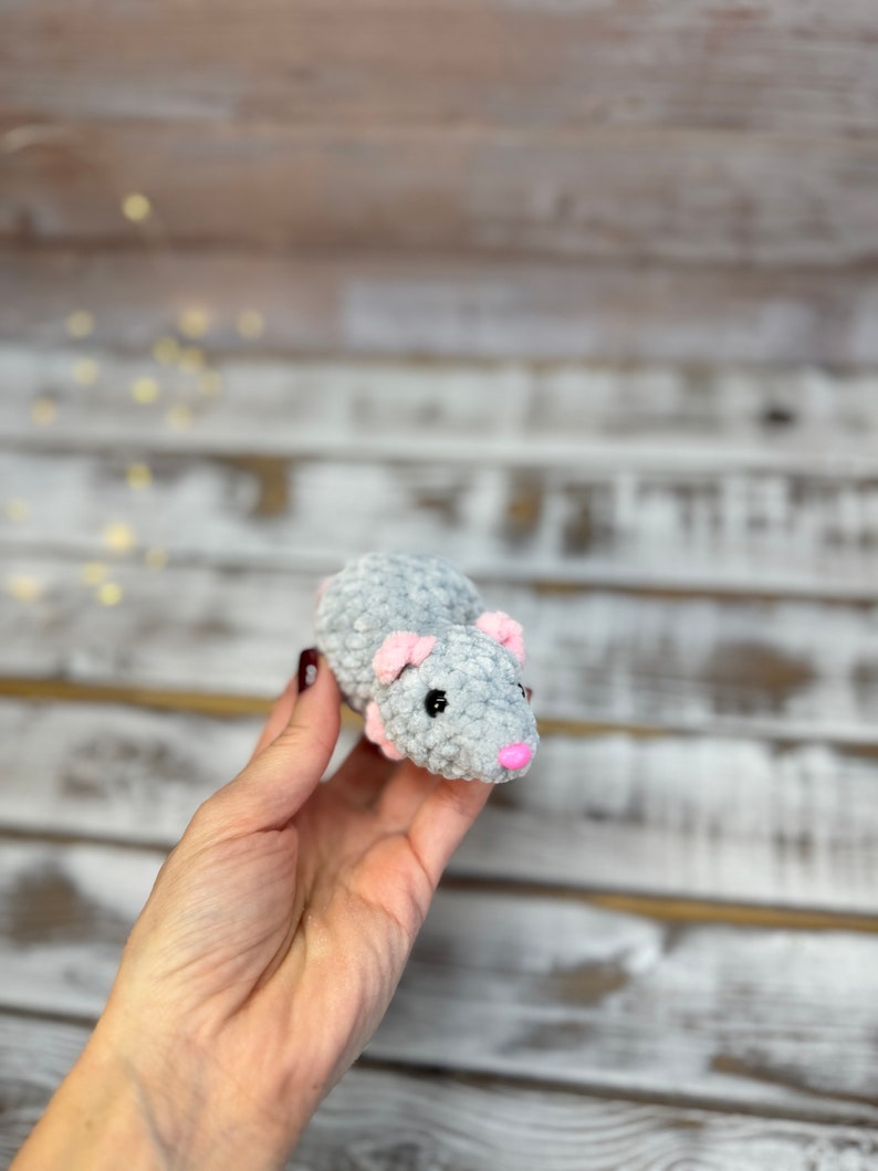 Car charms rear view mirror hanger Crochet mouse rat, bag charm mouse rat, prank car decor accessory, first car gift