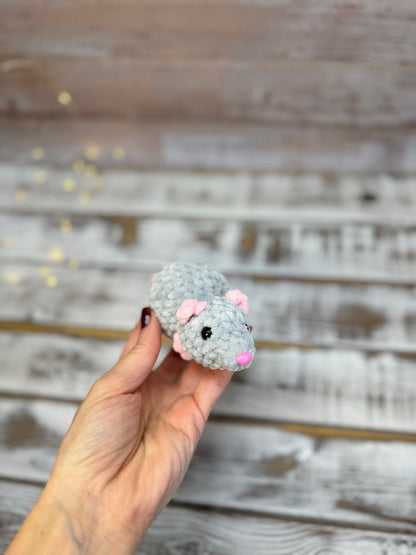 Car charms rear view mirror hanger Crochet mouse rat, bag charm mouse rat, prank car decor accessory, first car gift