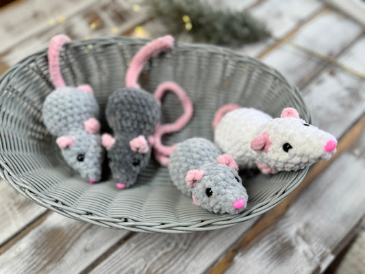 Car charms rear view mirror hanger Crochet mouse rat, bag charm mouse rat, prank car decor accessory, first car gift