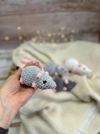 Car charms rear view mirror hanger Crochet mouse rat, bag charm mouse rat, prank car decor accessory, first car gift