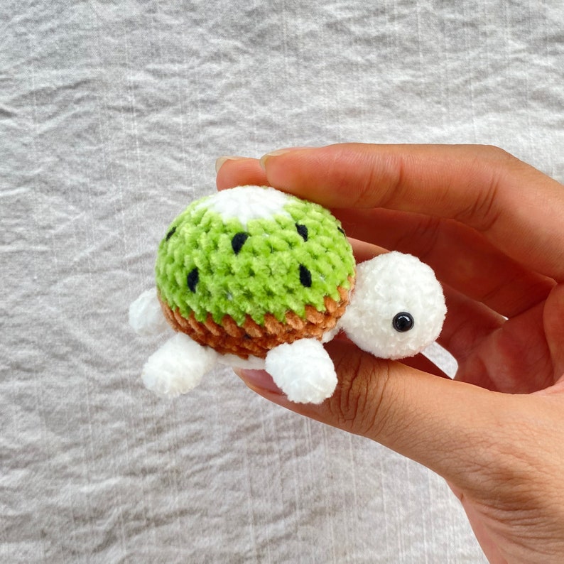 Crochet Cute Themed Fruit Baby Turtle Keychain, Amigurumi Mini Turtle, Sea Animals Sutffed Plush Plushie, Small Soft Turtle Stress Ball