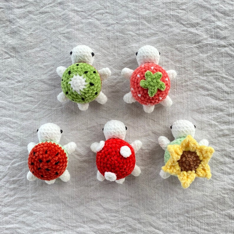 Crochet Cute Themed Fruit Baby Turtle Keychain, Amigurumi Mini Turtle, Sea Animals Sutffed Plush Plushie, Small Soft Turtle Stress Ball