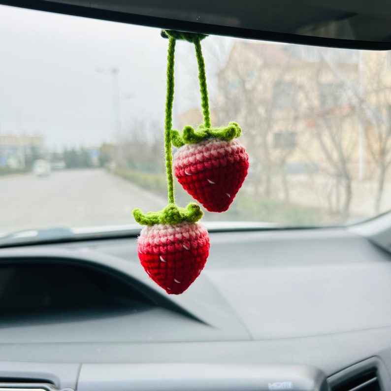 Cute crochet Strawberry Flower Car Accessories Mirror Hanging Charm Fruit Decor Teens Interior Rear View Mirror bag charm