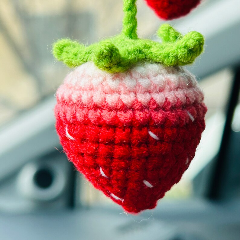 Cute crochet Strawberry Flower Car Accessories Mirror Hanging Charm Fruit Decor Teens Interior Rear View Mirror bag charm